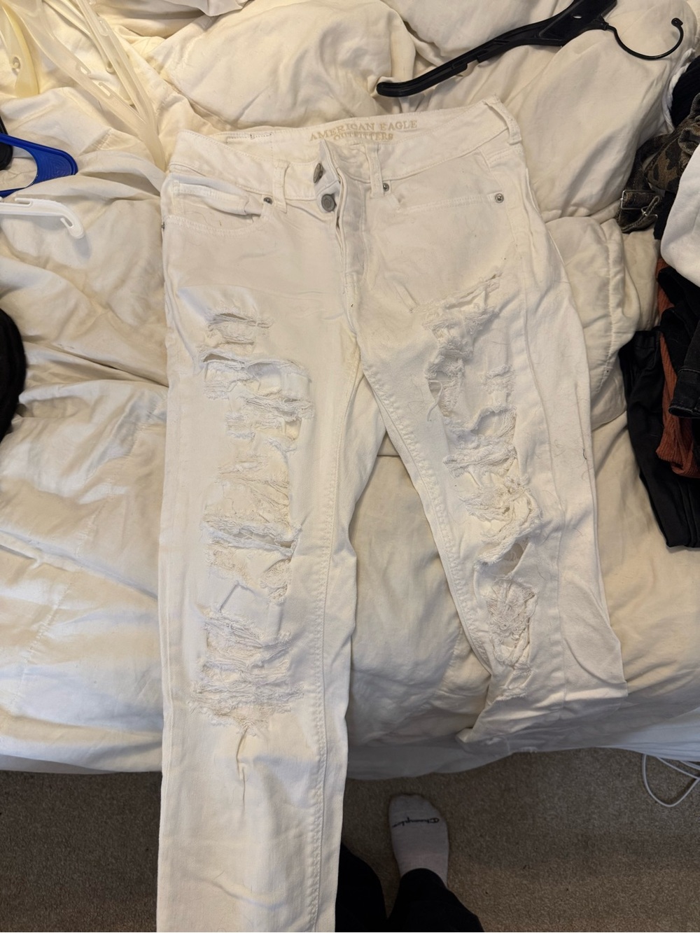 American Eagle Outfitters White Distressed Skinny Jeans for Men